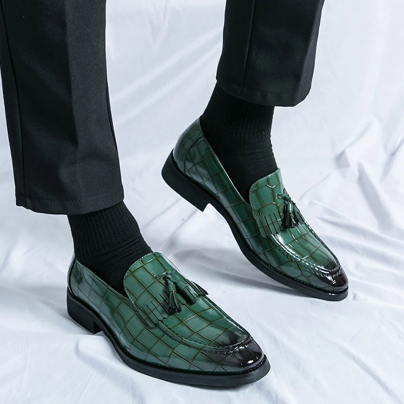 Maxy Classic Men's Casual Loafers Driving Shoes Moccasin Fashion Male Comfortable Slip-On Leather Shoes Men Green Tassel Dress Shoes
