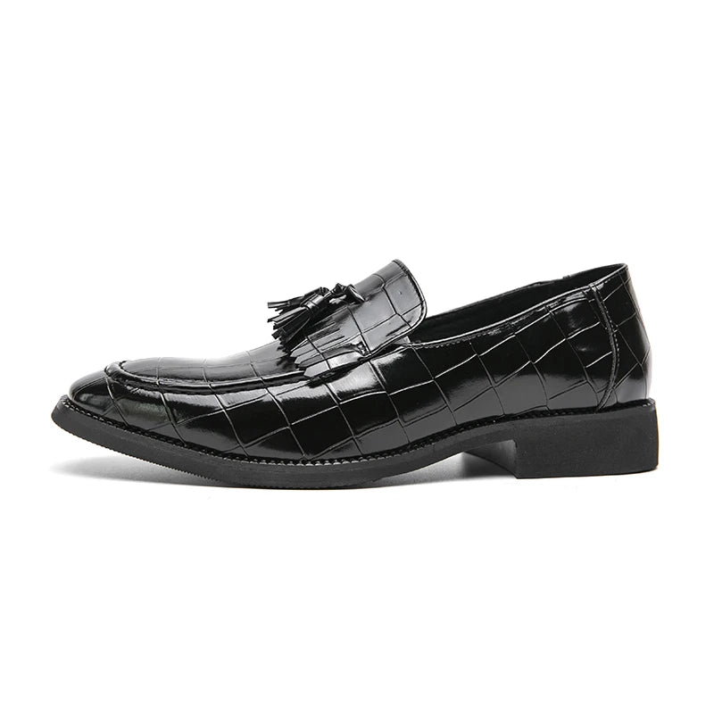 Maxy Classic Men's Casual Loafers Driving Shoes Moccasin Fashion Male Comfortable Slip-On Leather Shoes Men Green Tassel Dress Shoes