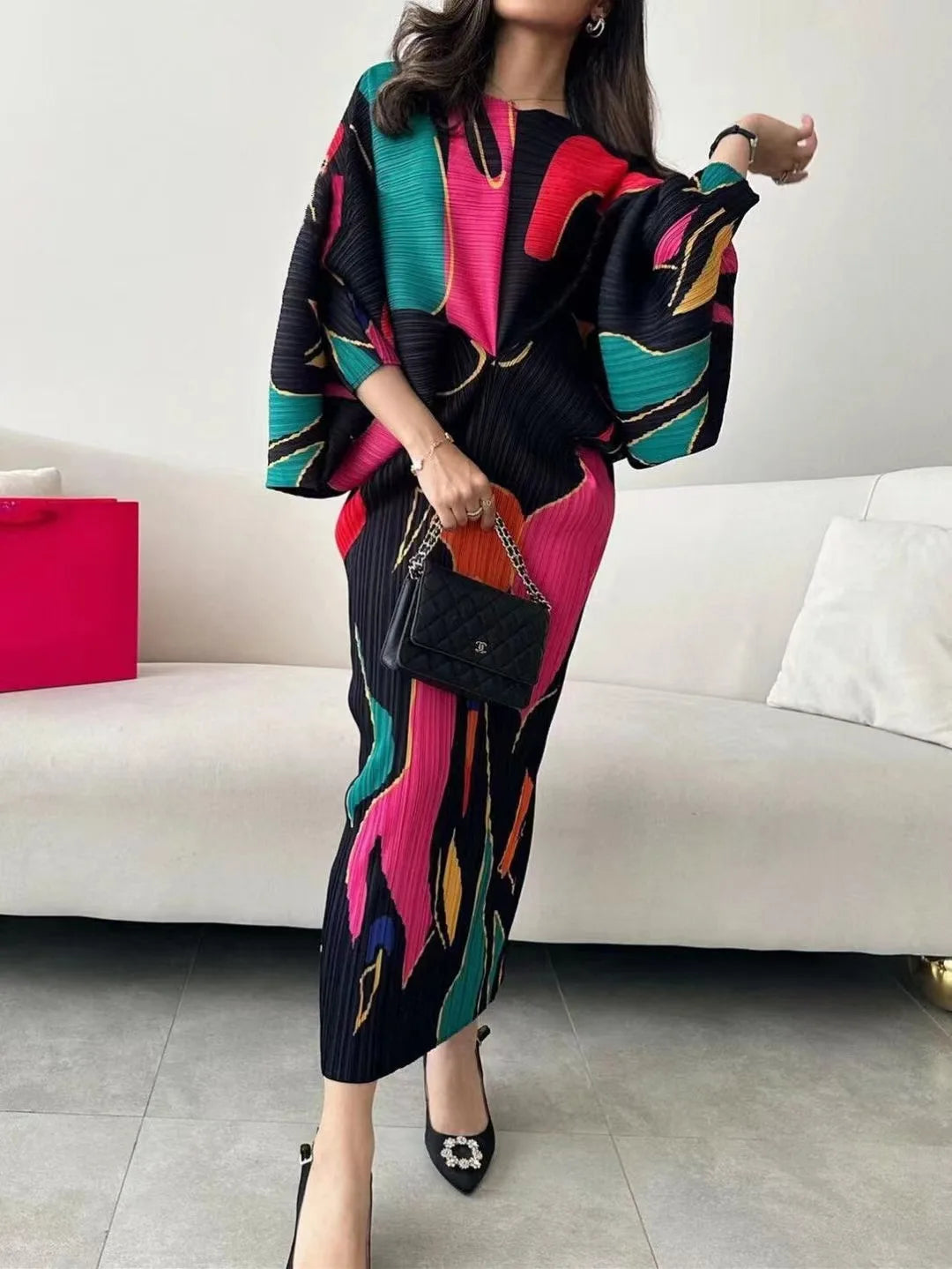 Maxy Pleated Dress Spring and Summer Elegant Graffiti Print Bat Sleeves Sexy Front and Back V-Neck Slim One Step Long Dress
