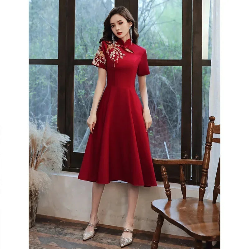 Vintage Red Bride Wedding Qipao Novelty Luxury Embroidery Elegant Dress Short Sleeve A-Line Lady Party Gowns