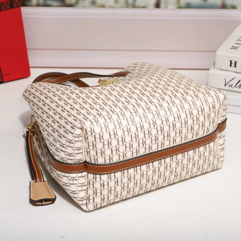 Maxy CH Premium Versatile Leather Crossbody Bag Ladies Large Capacity Daily Commuter Tote Bag Letter Print Design Ladies Fashion