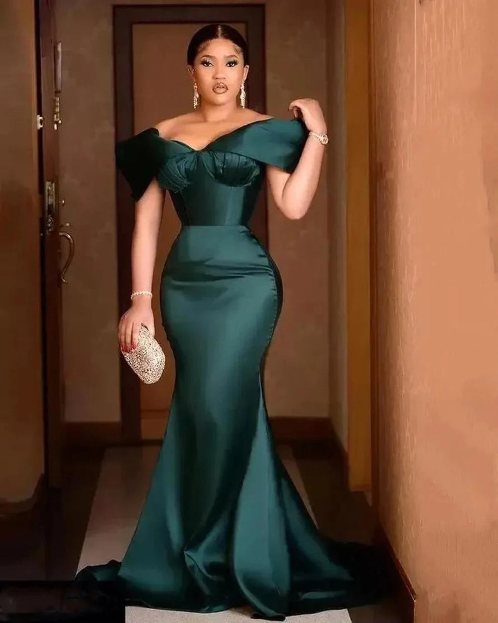 Dark Green Babs Evening Dresses Off Shoulder Satin Ruffled Long Robe Femme African Plus Size Pleated Formal Party Prom Gowns