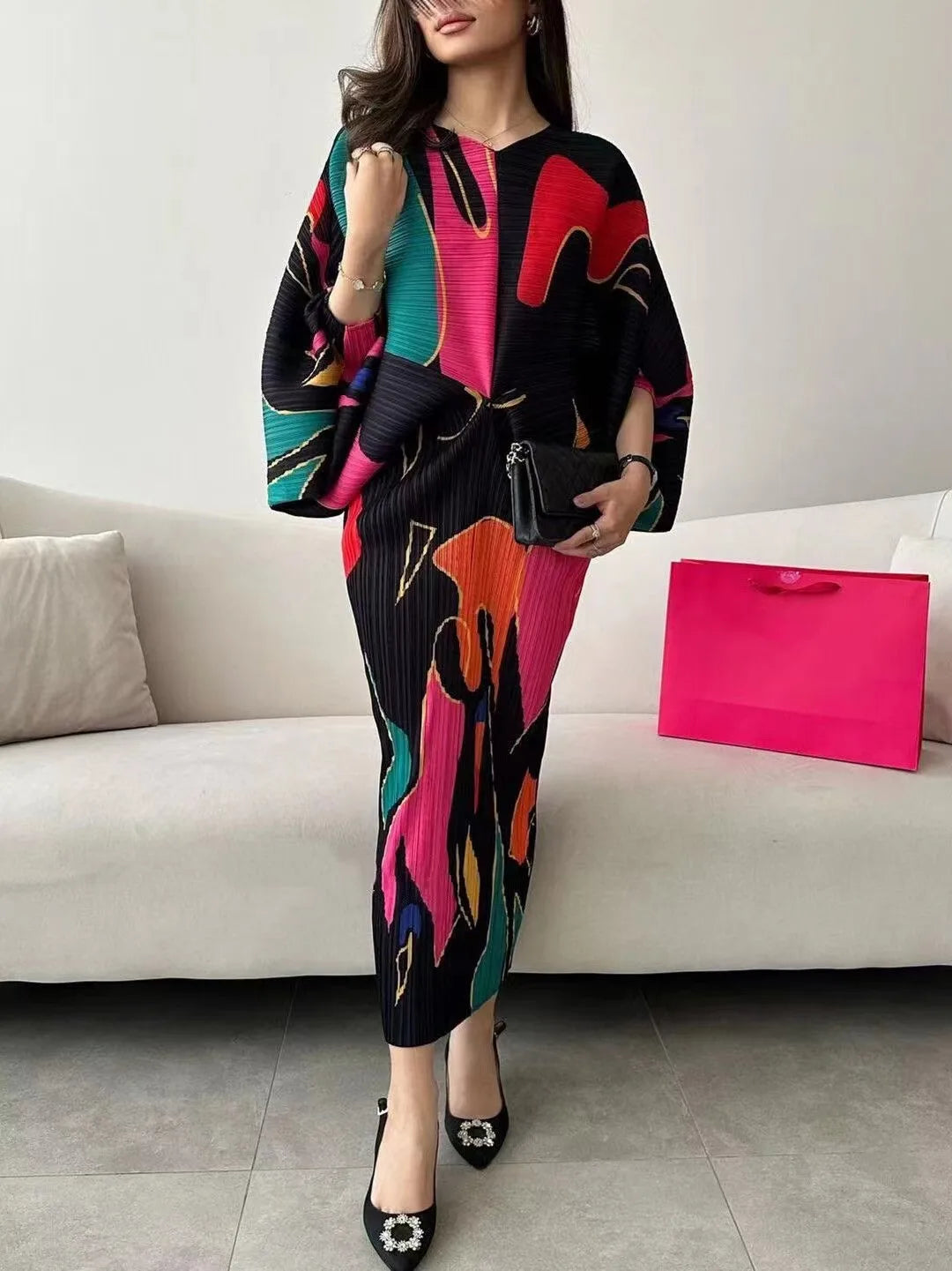 Maxy Pleated Dress Spring and Summer Elegant Graffiti Print Bat Sleeves Sexy Front and Back V-Neck Slim One Step Long Dress
