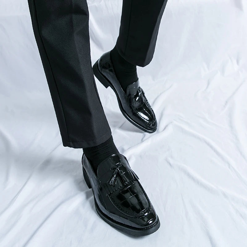 Maxy Classic Men's Casual Loafers Driving Shoes Moccasin Fashion Male Comfortable Slip-On Leather Shoes Men Green Tassel Dress Shoes