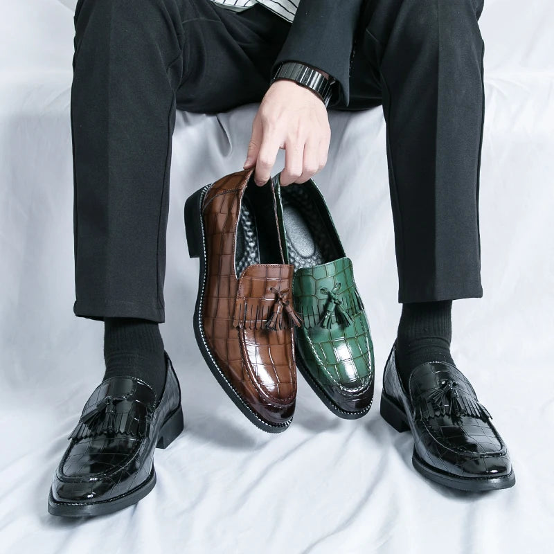 Maxy Classic Men's Casual Loafers Driving Shoes Moccasin Fashion Male Comfortable Slip-On Leather Shoes Men Green Tassel Dress Shoes
