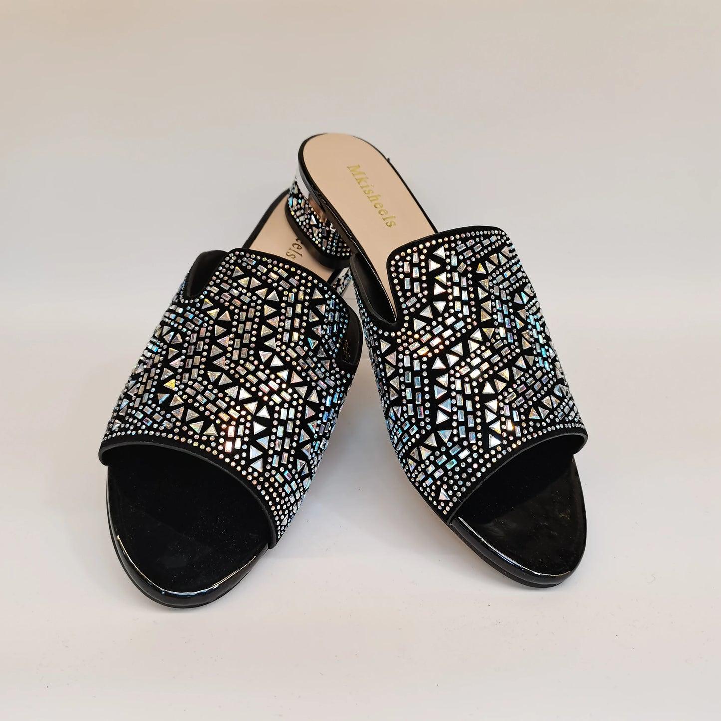 Maxy New Classic Design Women's Rhinestone Sandals Italian Style Lady Slippers Low Heel Lady Comfy Sandals for Party Daily F4-1213-1