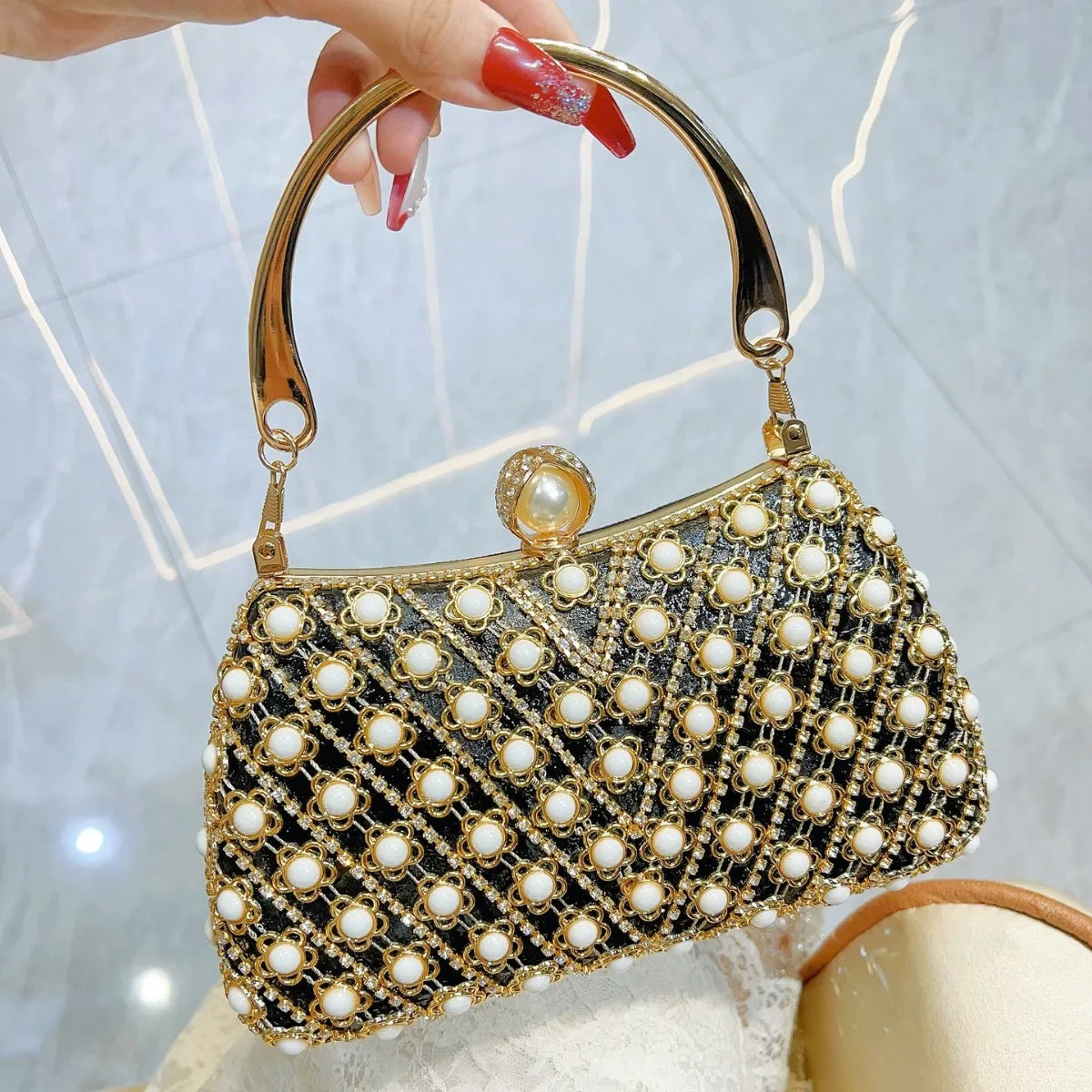 Maxy Luxurious Pearl Clutch Bags Women Shiny Crystal Diamond Evening Bags Metal Decorative Chain Banquet Handbags Shoulder Bags