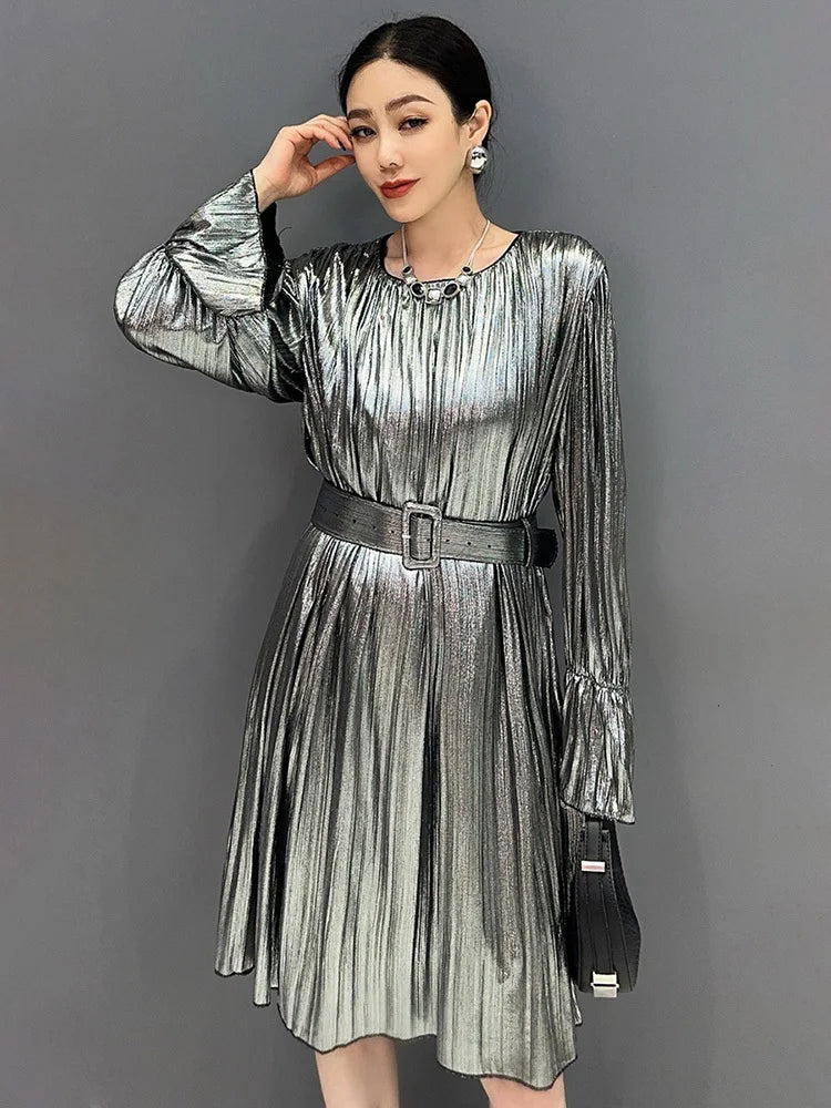 SHENGPALAE 2024 Summer New Pleated Gilded Gold Luxurious Fashionable Long Sleeved Round Neck With Belt Versatile Dresses 5C1280