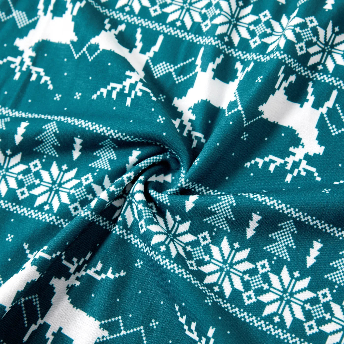 PatPat Christmas Reindeer and Snowflake Allover Max Print Family Matching Pajamas Sets (Flame Resistant)