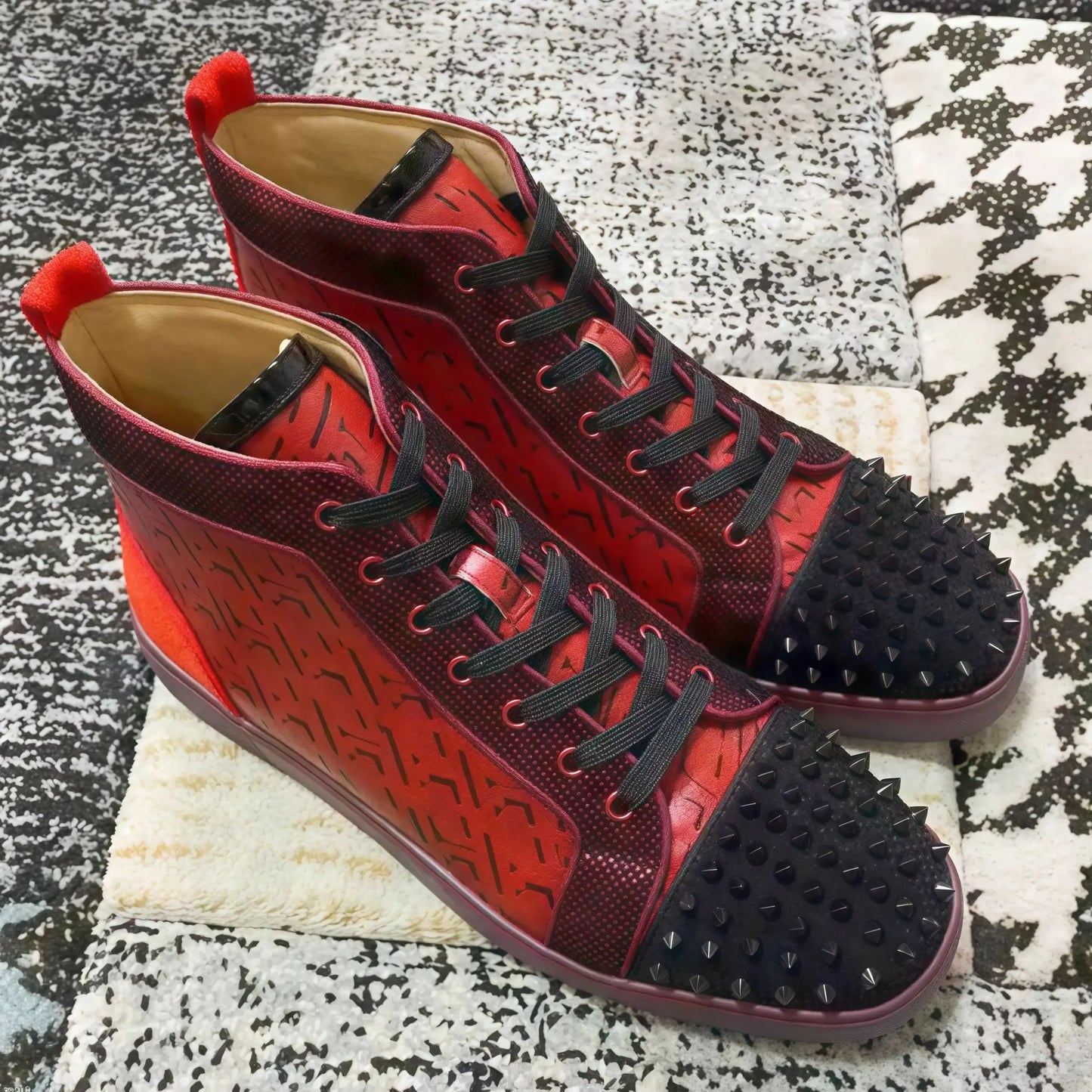 Visco Designer Style High-Top Sneakers Man Red Leather Black Rivets Mens Casual Sports Shoes Letters Red Sole flats High Quality