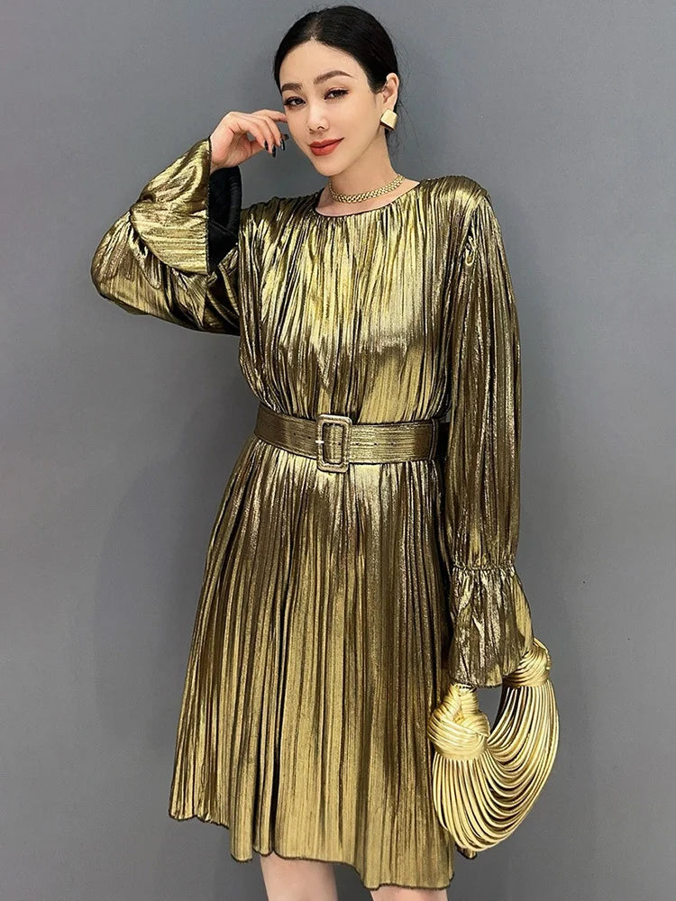 SHENGPALAE 2024 Summer New Pleated Gilded Gold Luxurious Fashionable Long Sleeved Round Neck With Belt Versatile Dresses 5C1280