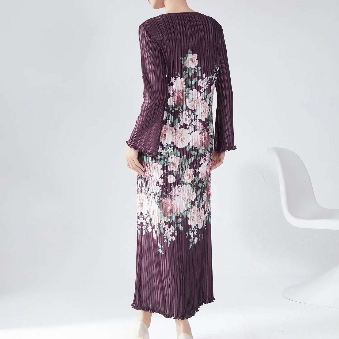 Maxy Autumn Women's Premium Miyake Floral Print Round-Neck Loose Dress Elegant & Versatile Maxy Dress for Mature Chic