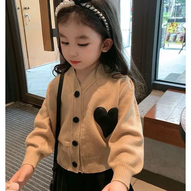 Maxy Kids Girls Cute Heart Cardigan 2024 New Arrival Children Casual Spring Autumn Cothing Khaki Sweaters Baby Girls Knitted Tops