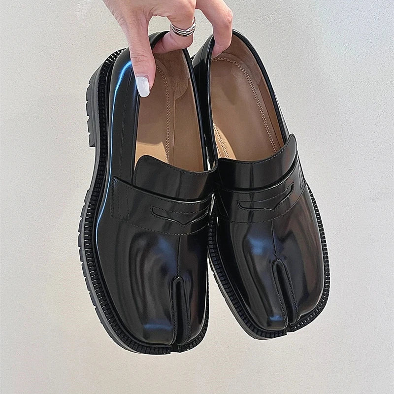 Maxy New Tabi Flats Women Slip-On Lazy Loafers Women Patent Leather Tabi Shoes Platform Shoes Woman Loafers Split Toe Pig Hoof Shoes