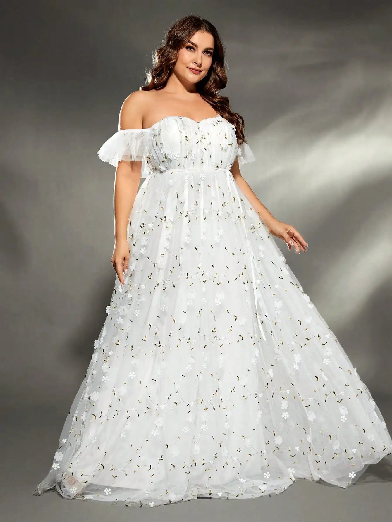 Macy plus size  Line collar three-dimensional embroidered retraction mesh big swing wedding dress Evening gown ball dress