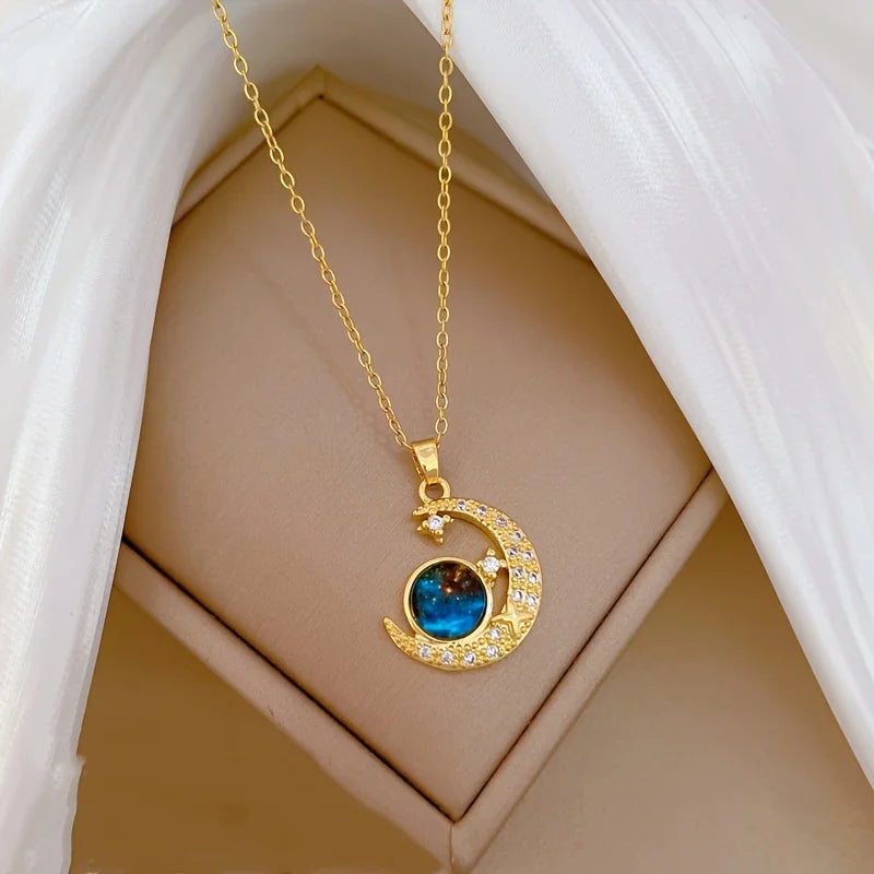 Maxy Fashionable Pendant Necklaces for Both Men and Women, Suitable for Daily and Party Wear, Couple's Necklace