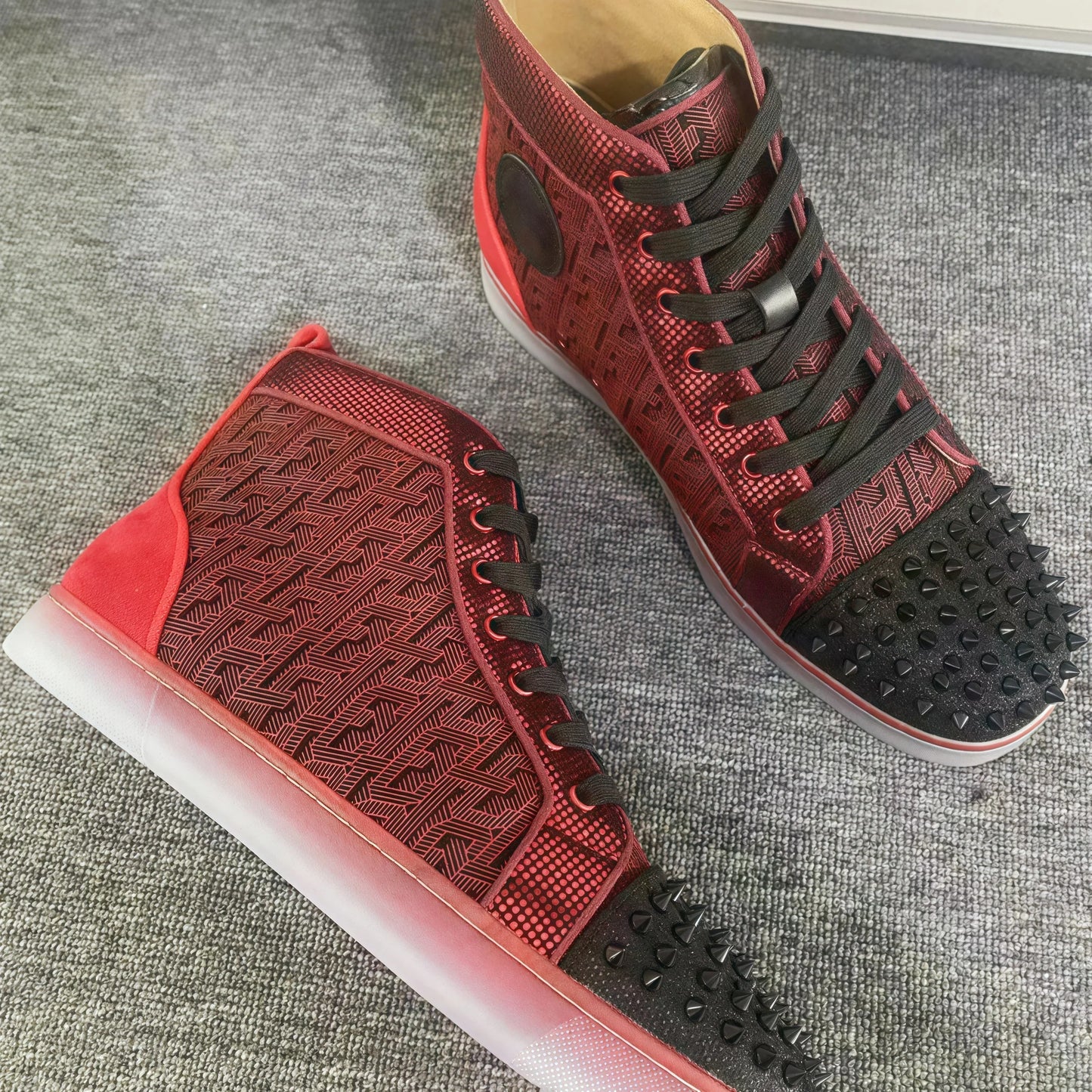 Visco Designer Style High-Top Sneakers Man Red Leather Black Rivets Mens Casual Sports Shoes Letters Red Sole flats High Quality