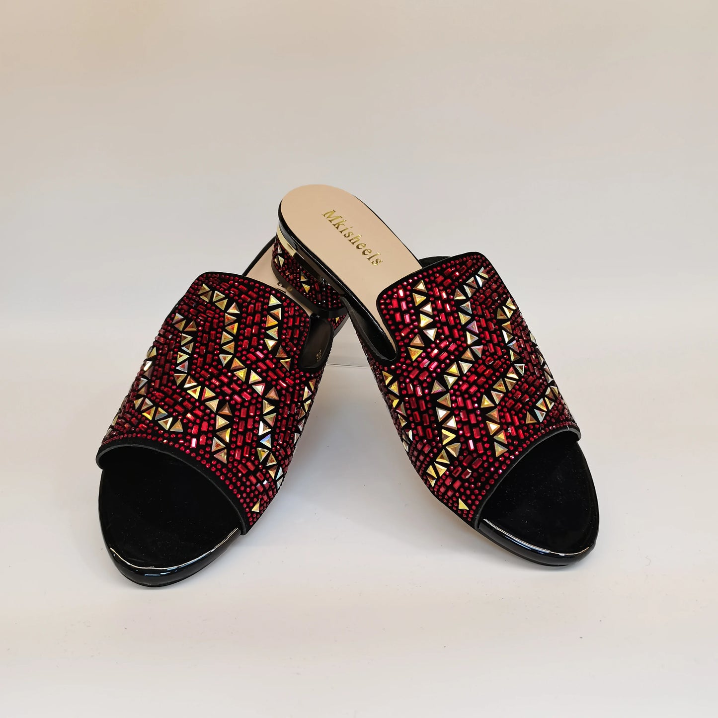 Maxy New Classic Design Women's Rhinestone Sandals Italian Style Lady Slippers Low Heel Lady Comfy Sandals for Party Daily F4-1213-1