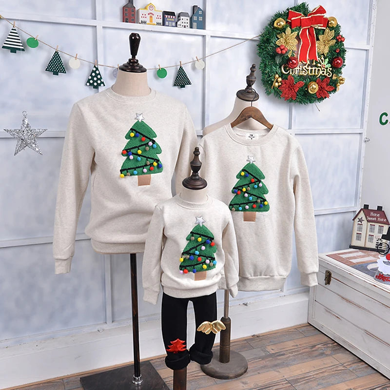 Maxy 2024 New Christmas Sweaters Family Matching Clothes Outfits Baby Girl Boy Mommy and Dad Mom Thick Deer Santa Claus Pajamas