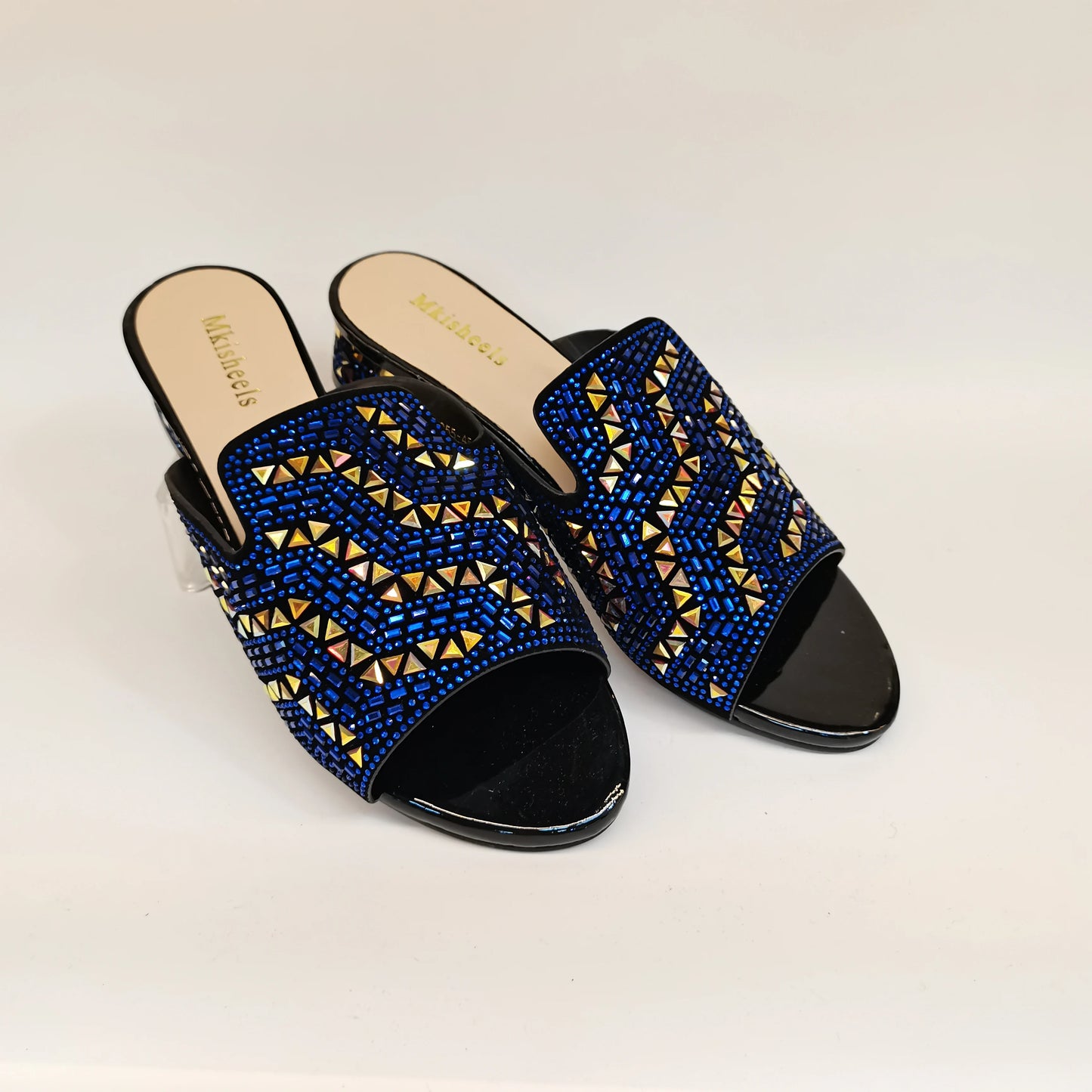 Maxy New Classic Design Women's Rhinestone Sandals Italian Style Lady Slippers Low Heel Lady Comfy Sandals for Party Daily F4-1213-1