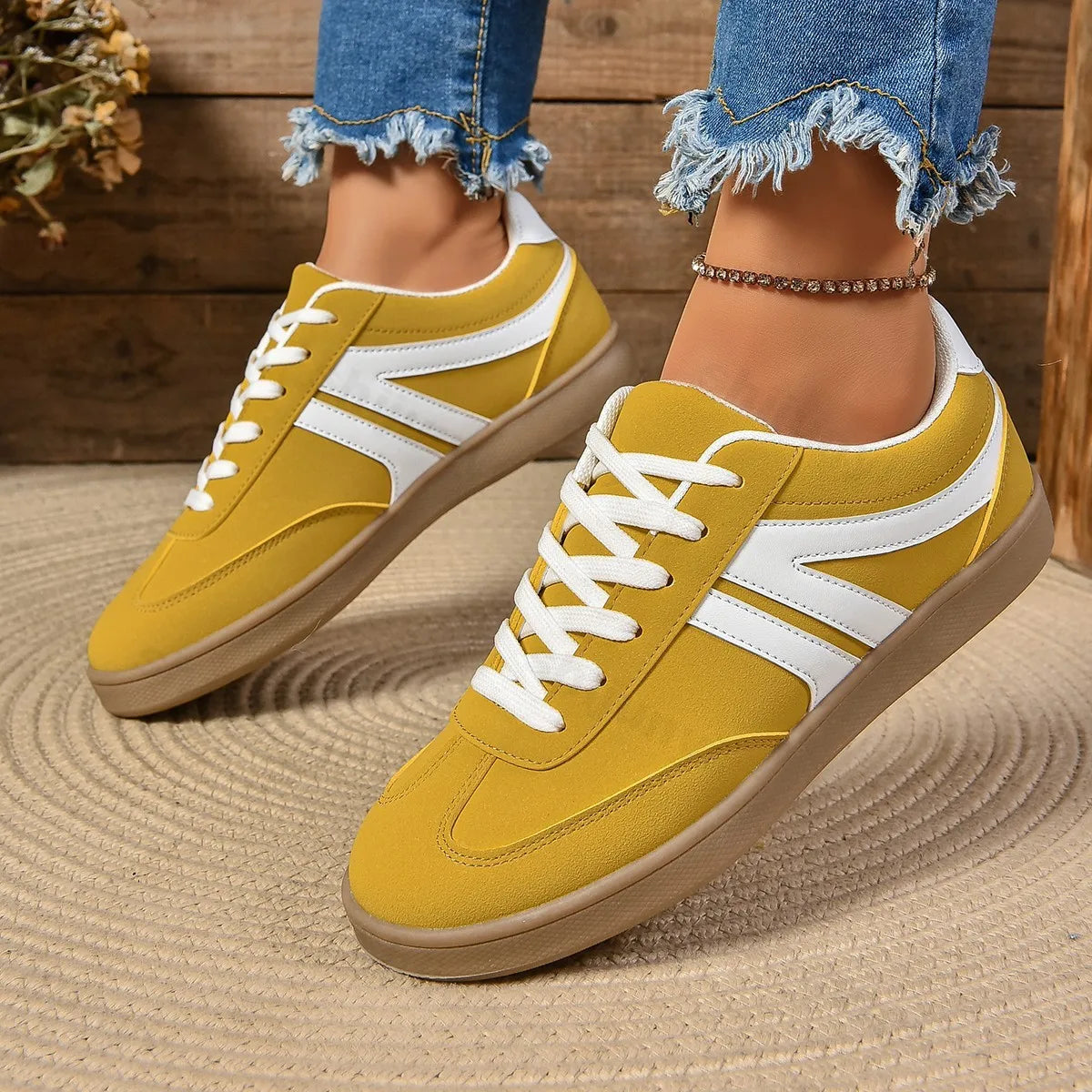 Maxy Women Casual Walking Shoes New Autumn Flat Lace Up High Quality Sneakers Fashion Wild Flat Sole Loafers Women Sports Shoes