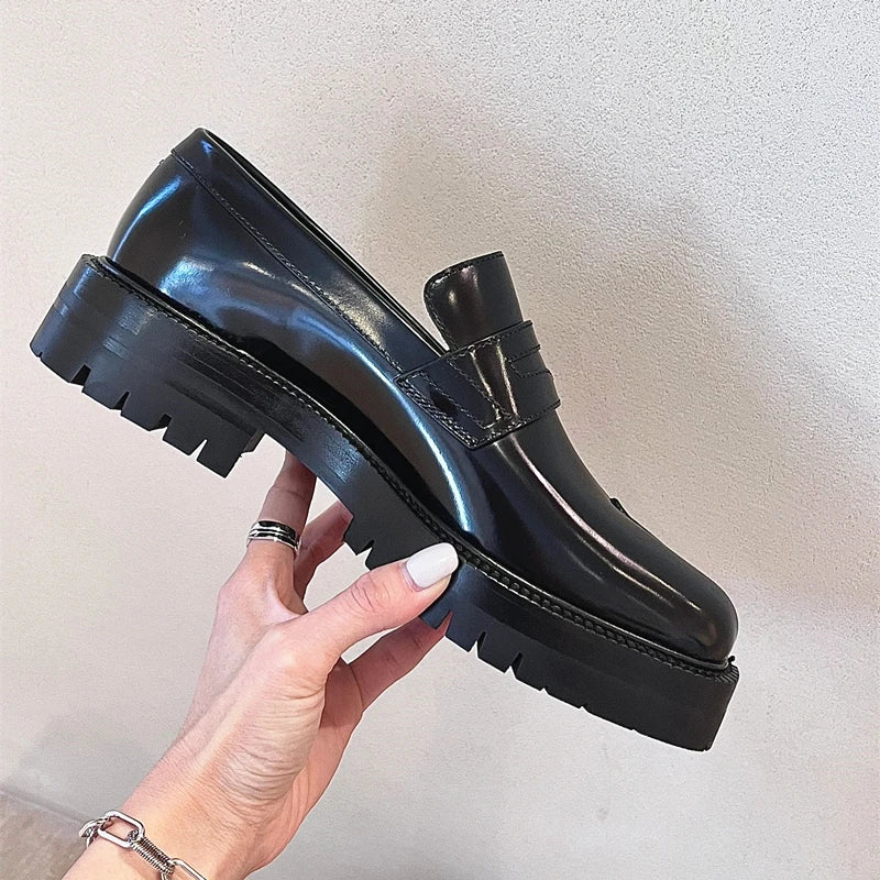 Maxy New Tabi Flats Women Slip-On Lazy Loafers Women Patent Leather Tabi Shoes Platform Shoes Woman Loafers Split Toe Pig Hoof Shoes