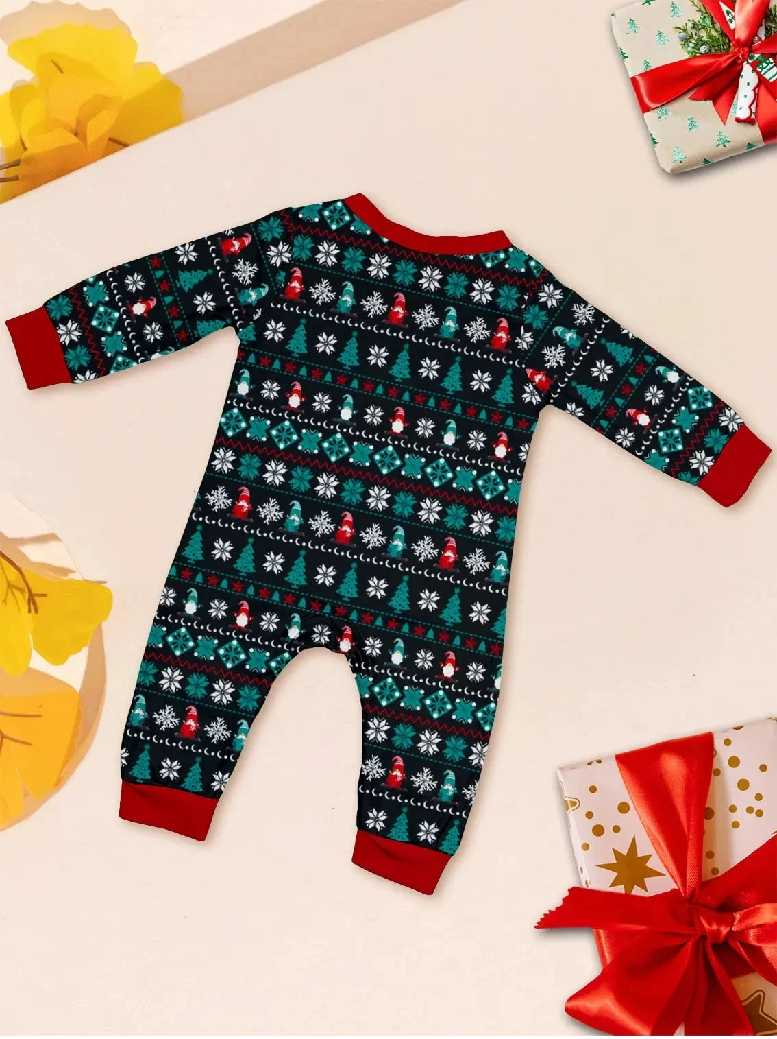 New 2024 Family Christmas Matching Outfits Allover Print Pajamas Women Men Boys Girls Clothing Set Baby Dog Romper Pjs Xmas Look