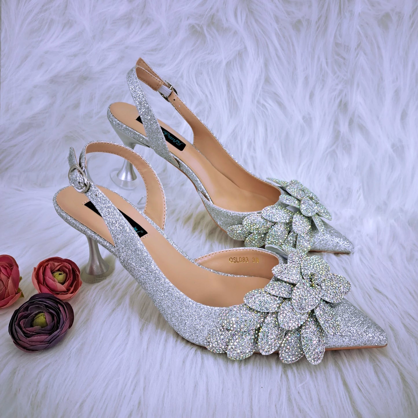 Maxy Design Silver Glitter Fabric Fashionable and Exquisite Shoes and Bag Comfortable to Wear Shallow Pointy Toe Stiletto