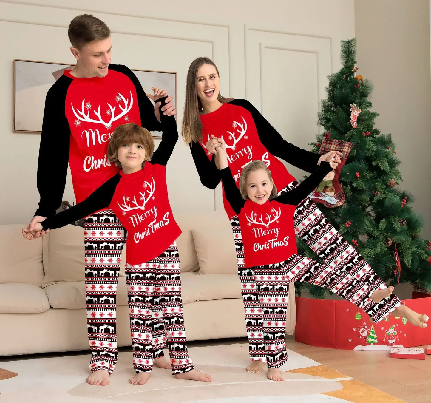 Maxy 2024 New Merry Christmas Pajamas Set All Over Print 2 Pcs Suit Loungewear Mom Dad Kids Matching Clothes Baby Romper Family Look