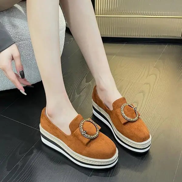 Amay Shoes Woman Casual Female Sneakers Flats British Style Metal Chain Round Toe Clogs Platform Autumn Loafers With Fur Slip-on