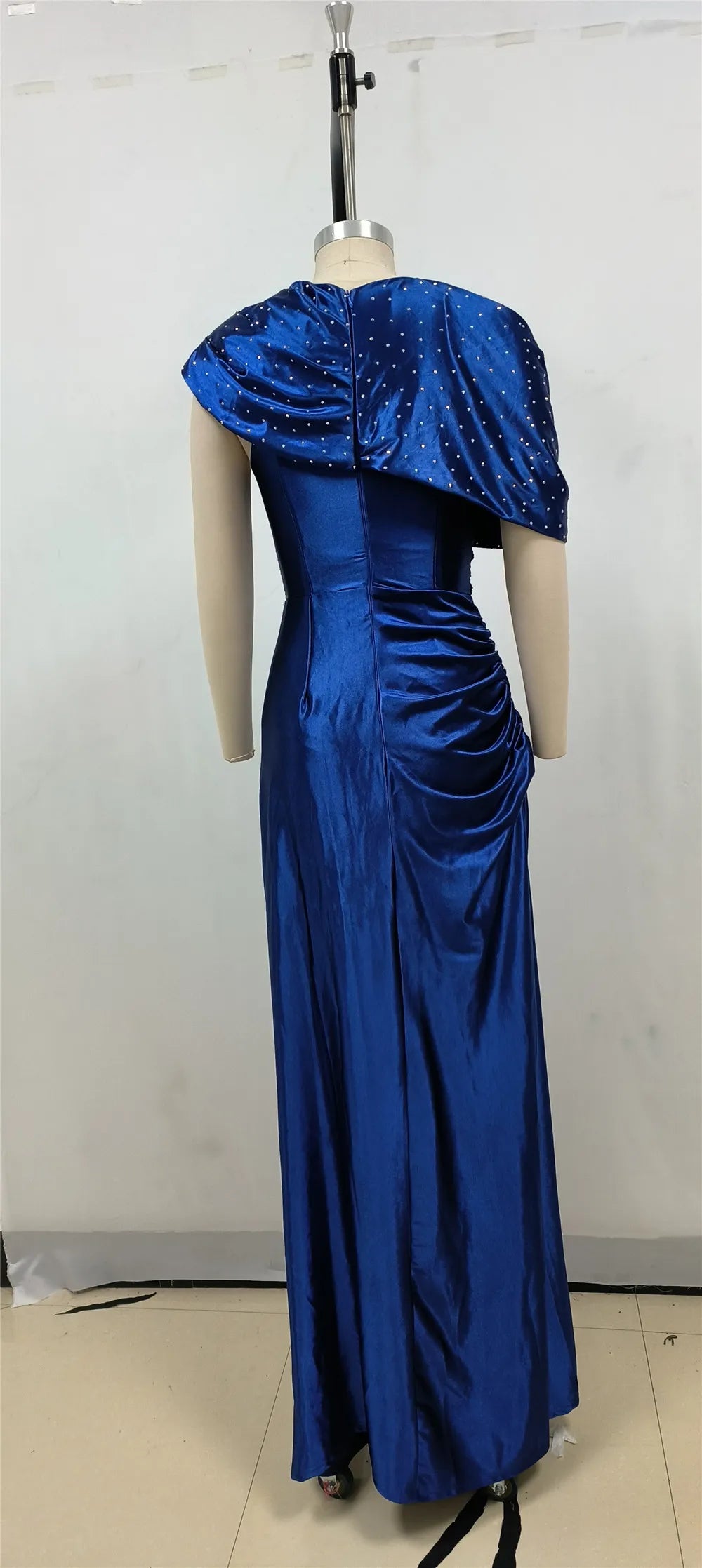 Women Luxury Royal Blue Maxy Evening Party Dress Satin White Beading Split Draped Long Celebrity Gowns Formal Gala Dresses