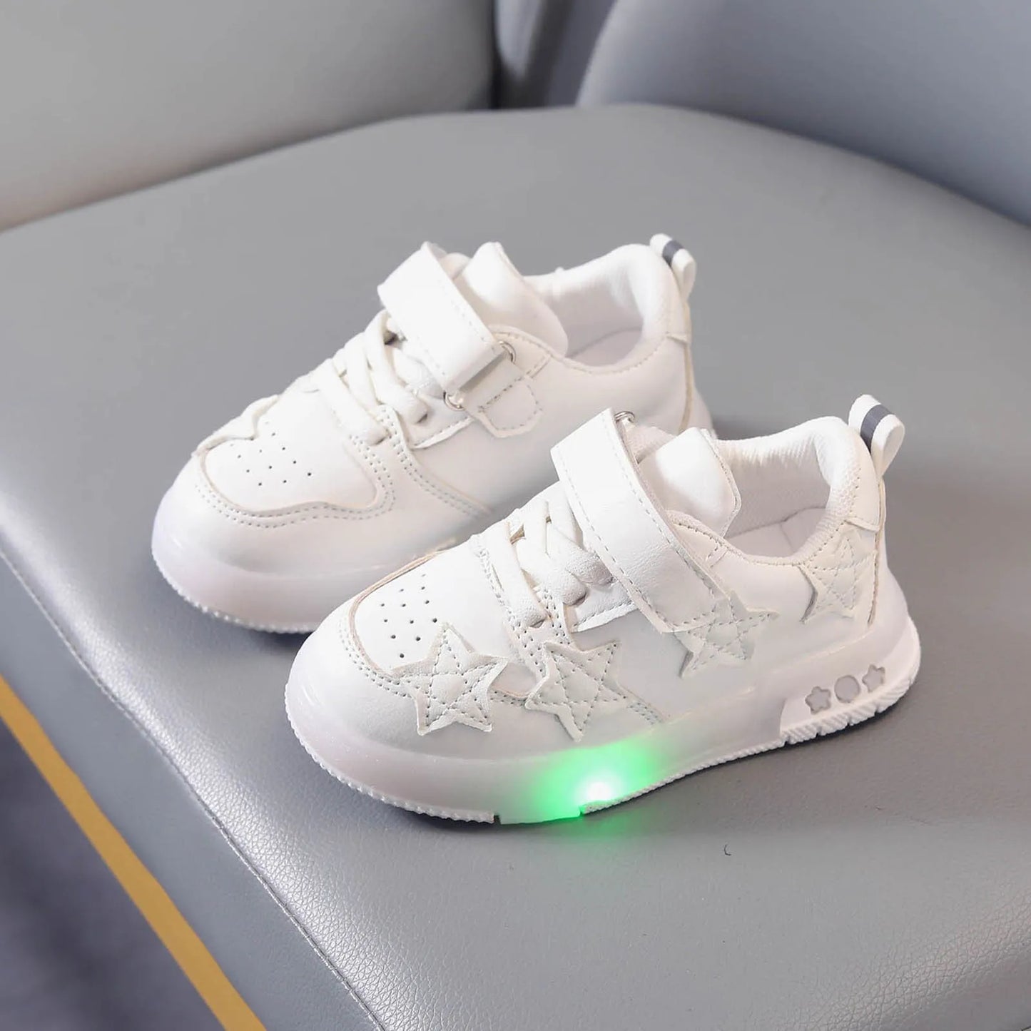 Maxy Led Light Up Shoes For Girls Toddler Walking Shoes Girls Kids Children Baby Casual Shoes Flat Bottom Comfortable Wear Hot Sale