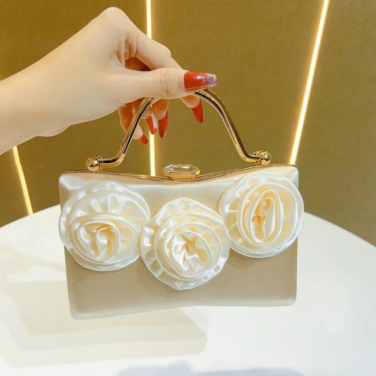 New Silk Evening Clutch Women’s Diamond Crossbody Bag Elegant Party Handbag Fashion Banquet Purse for Wedding Dinner Gown Look