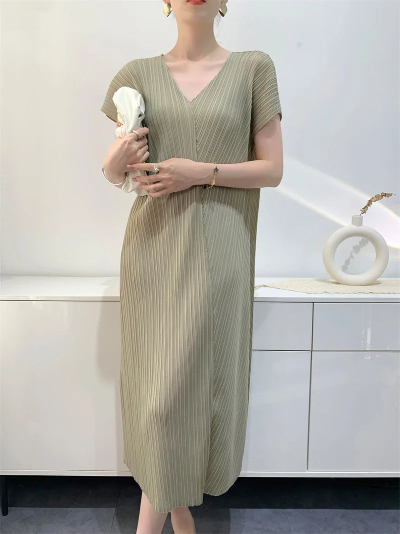 Maxy High-end Summer New V-neck Slit Pleats Dress Medium-length Comfortable Casual Pleated Dresshigh Quality Office Dress Robe