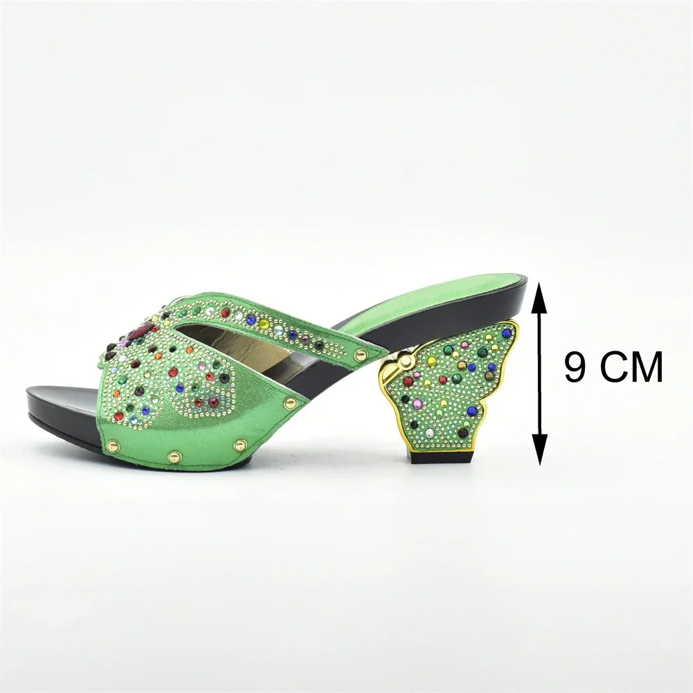 Max New Arrival Green Color Women Shoes and Bag Set In Italy High Quality African Wedding Shoe and Bag Set Decorated with Rhinestone.