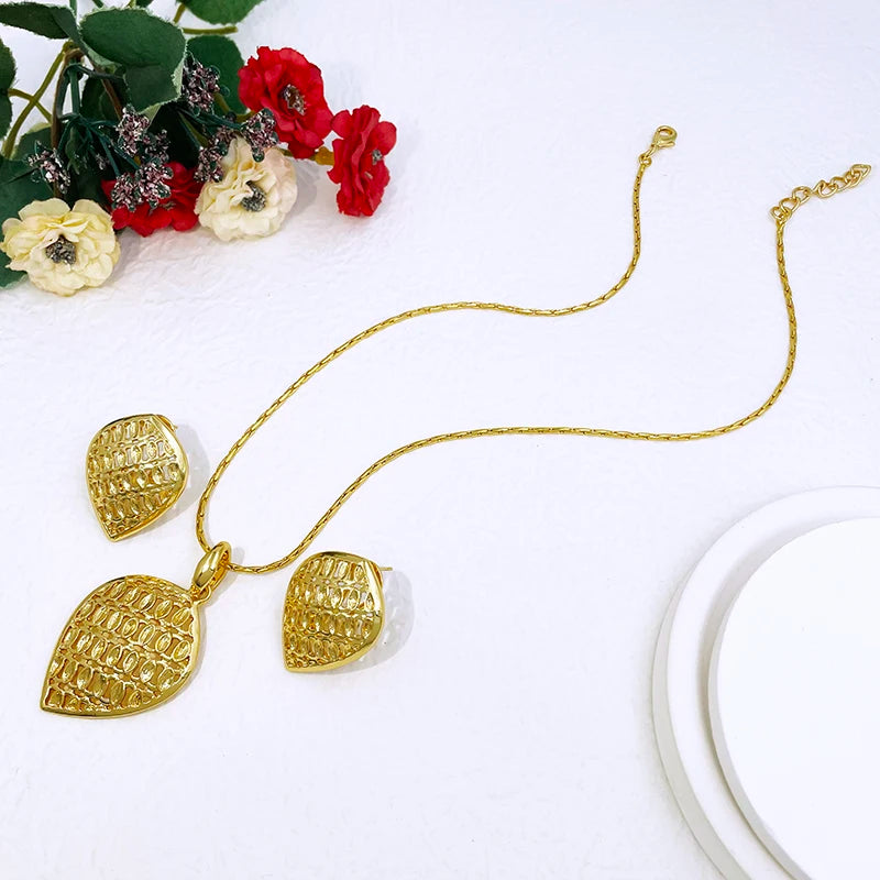 Maxy Elegant Women Necklace Earrings Set Trendy Plant Leaf Pendant 18k Gold Plated Two Tone Wedding Party Accessories