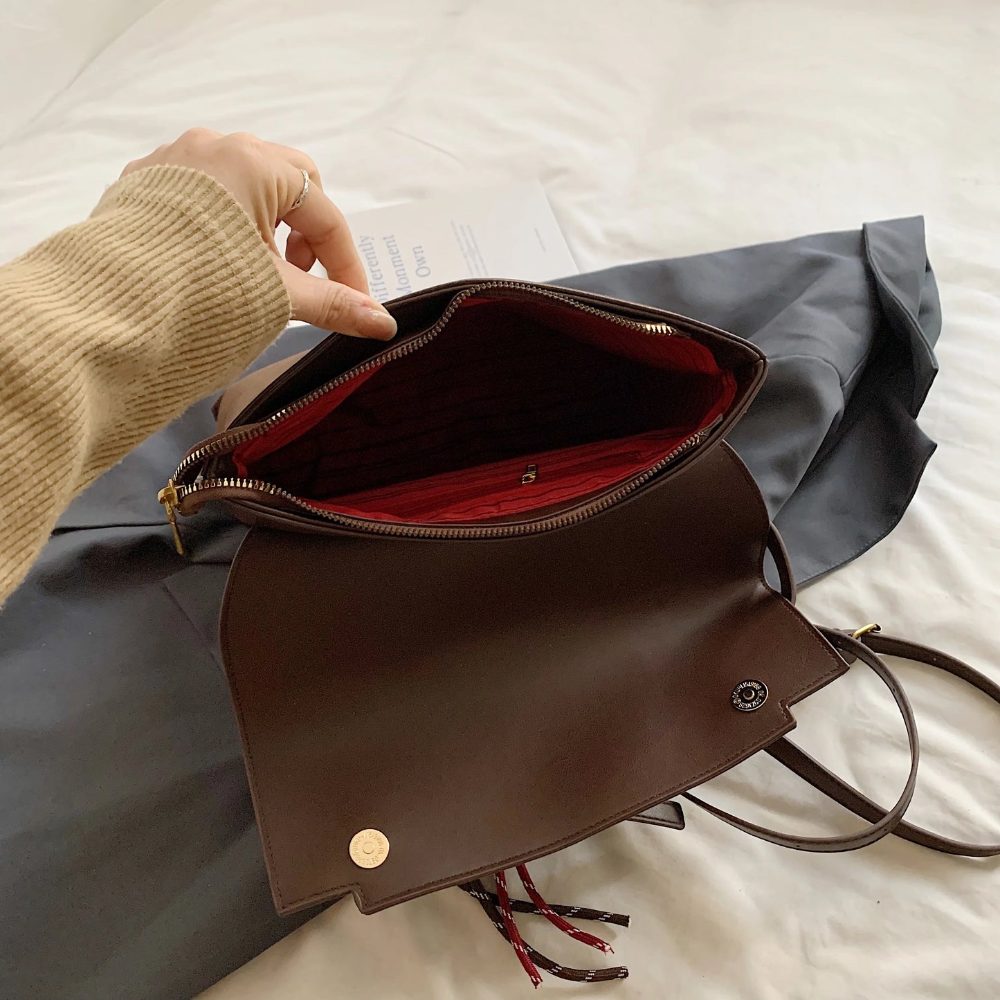 Maxy Shoulder bag for women, large capacity new retro casual hand-held backpack, high-end travel backpack
