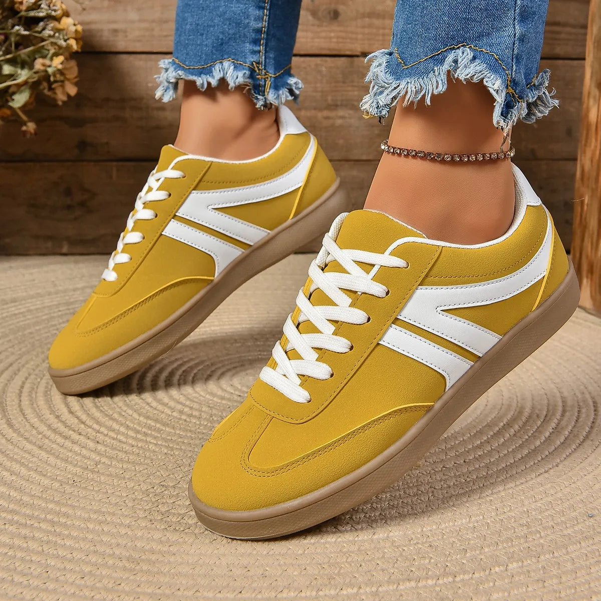 Maxy Women Casual Walking Shoes New Autumn Flat Lace Up High Quality Sneakers Fashion Wild Flat Sole Loafers Women Sports Shoes