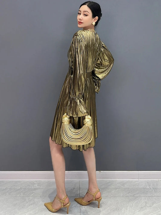 SHENGPALAE 2024 Summer New Pleated Gilded Gold Luxurious Fashionable Long Sleeved Round Neck With Belt Versatile Dresses 5C1280