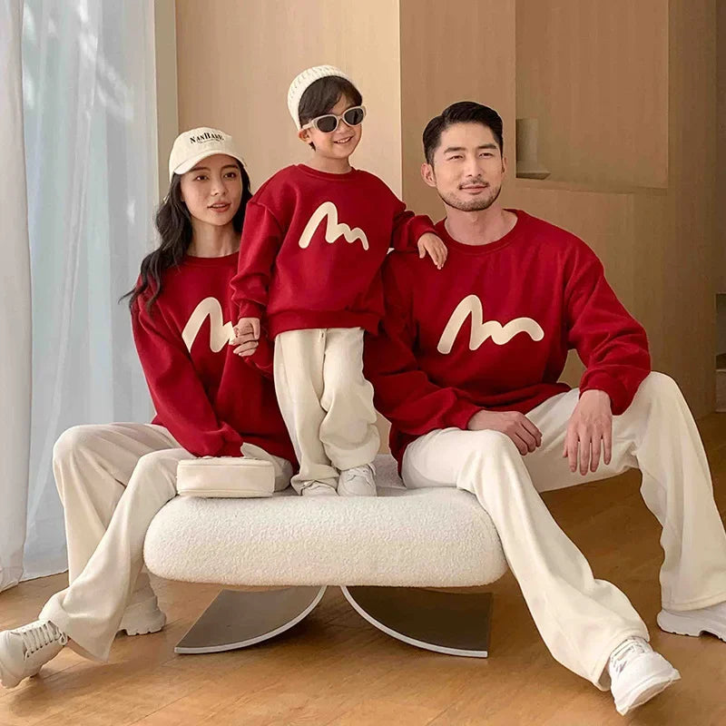 Maxy Father Mother and Children Matching Clothes Family Sweatshirt Winter Mom Boy Girl Warm Tops Dad Daughter Son Christmas Clothing