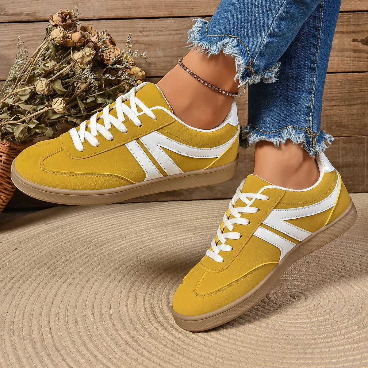 Maxy Women Casual Walking Shoes New Autumn Flat Lace Up High Quality Sneakers Fashion Wild Flat Sole Loafers Women Sports Shoes