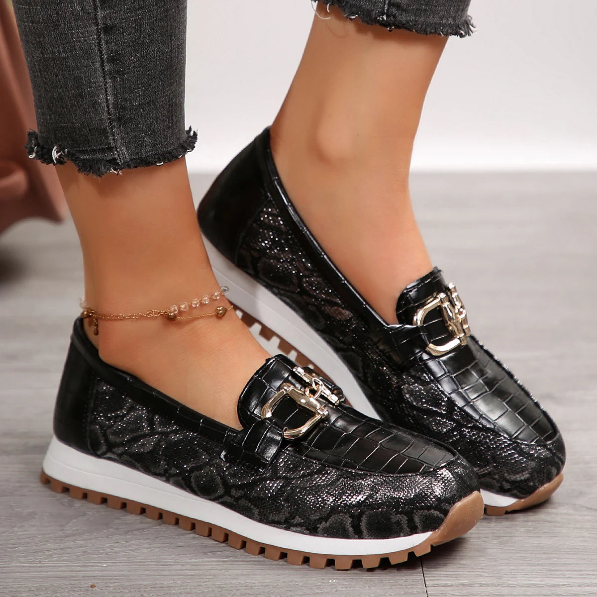 Momsis 2024 Women Flat Cloth Stylish Light Durable Breathable Casual Shoes Slip-On Trend Classic Spring Women Metal Decoration Sneakers