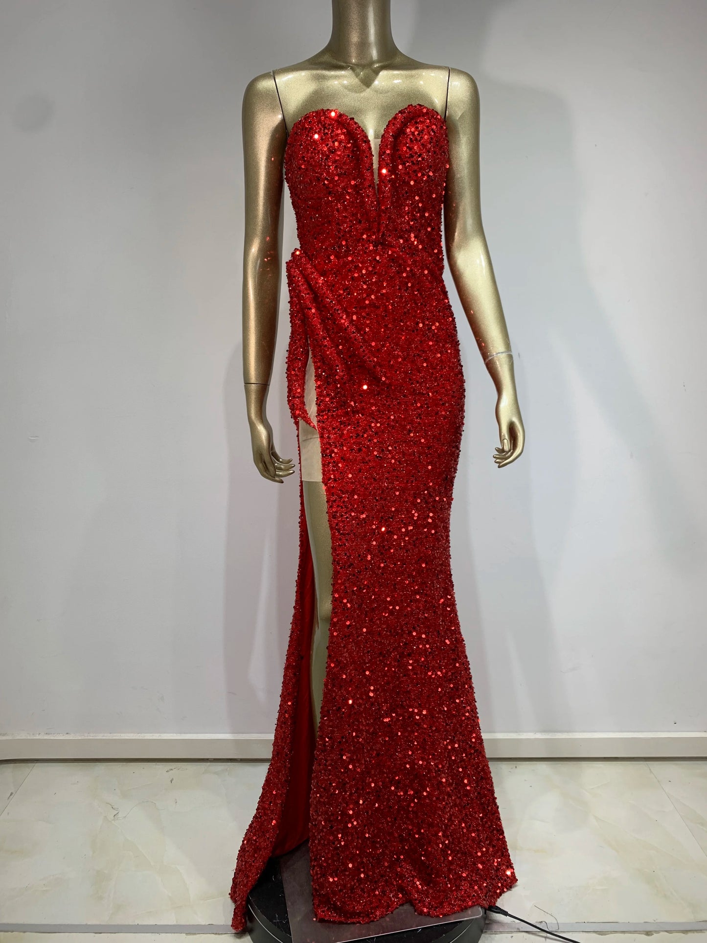 Maxy Luxury Prom Gowns Women Ready Dress Elegant Red Strapless Sequins Open Leg Long Glitter Celebrity Evening Party Dresses