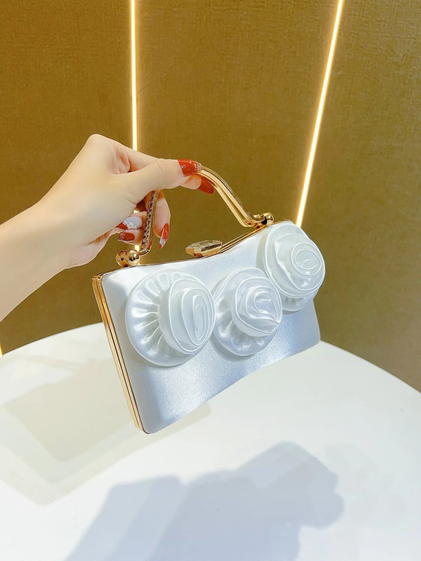 New Silk Evening Clutch Women’s Diamond Crossbody Bag Elegant Party Handbag Fashion Banquet Purse for Wedding Dinner Gown Look