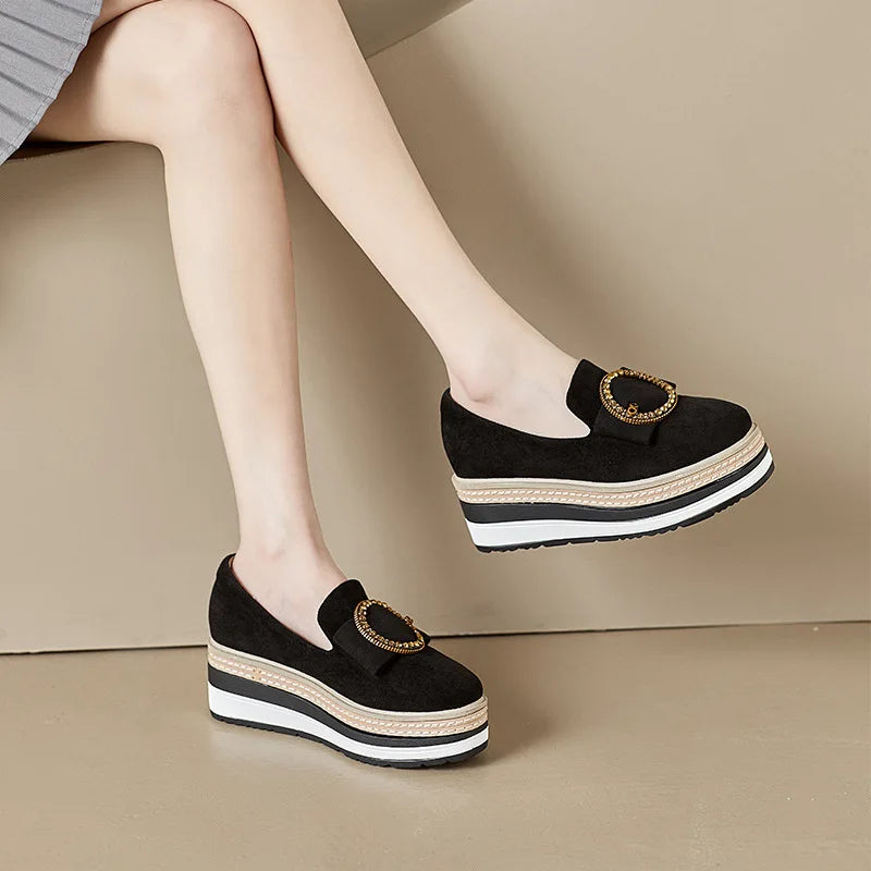 Amay Shoes Woman Casual Female Sneakers Flats British Style Metal Chain Round Toe Clogs Platform Autumn Loafers With Fur Slip-on