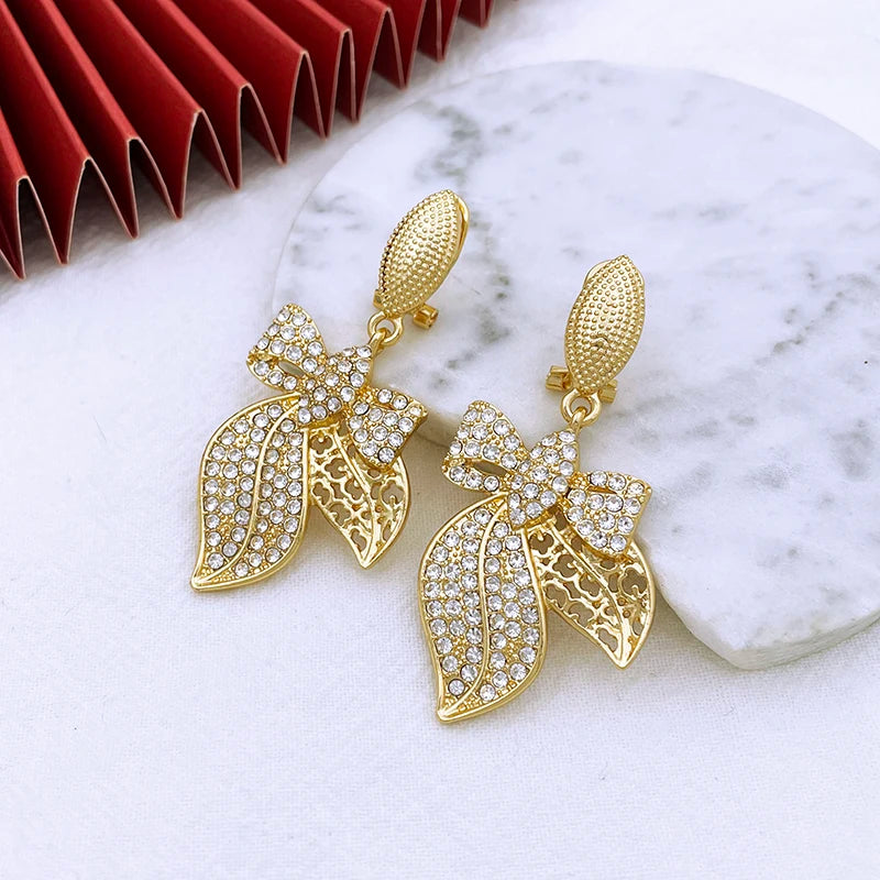 Vintage Women Jewelry Set Dubai Necklaces Earrings Ring Bracelet 18K Gold Plated 4Pcs Jewelry Nigeria Trending High Quality