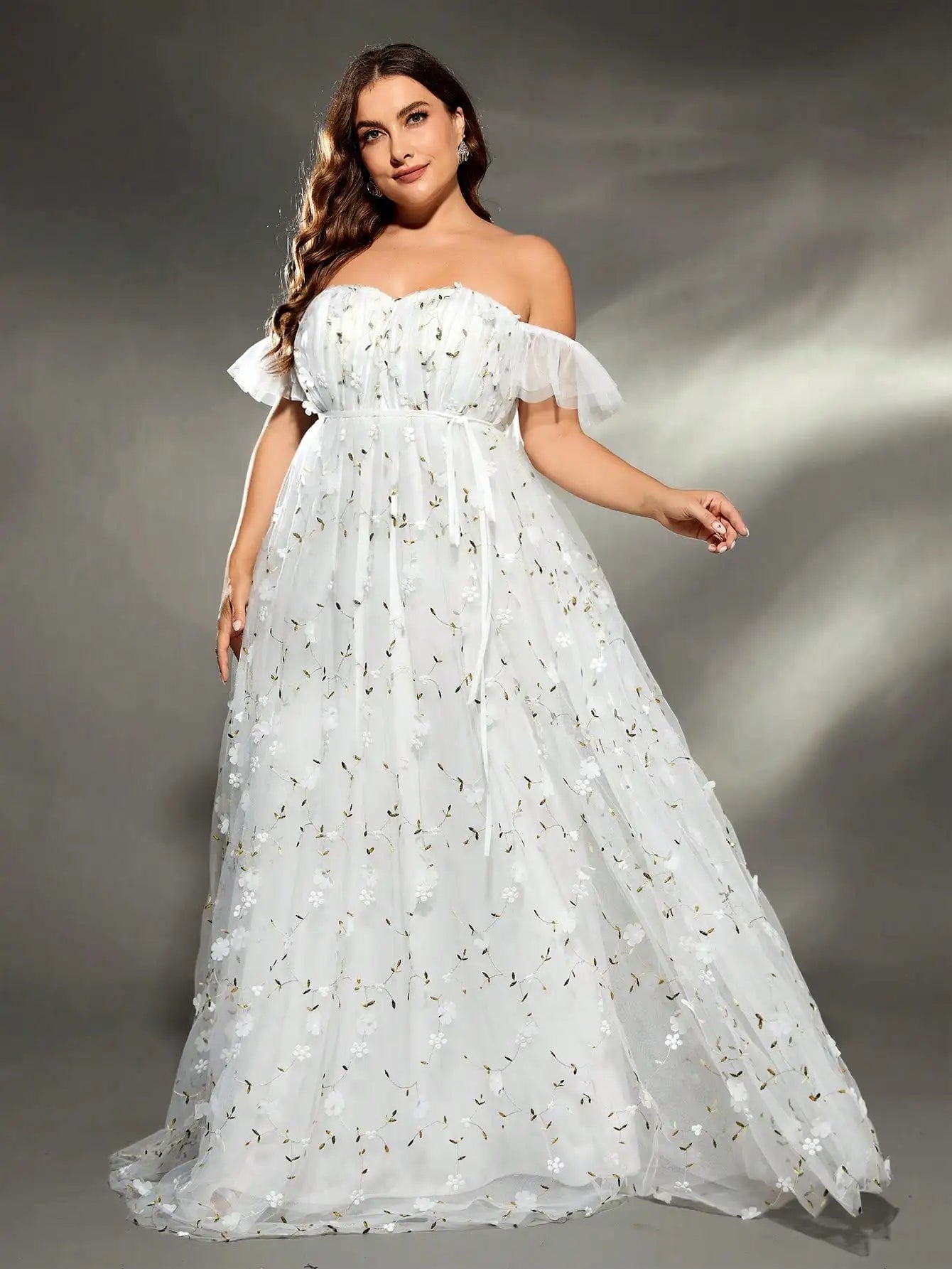 Macy plus size  Line collar three-dimensional embroidered retraction mesh big swing wedding dress Evening gown ball dress
