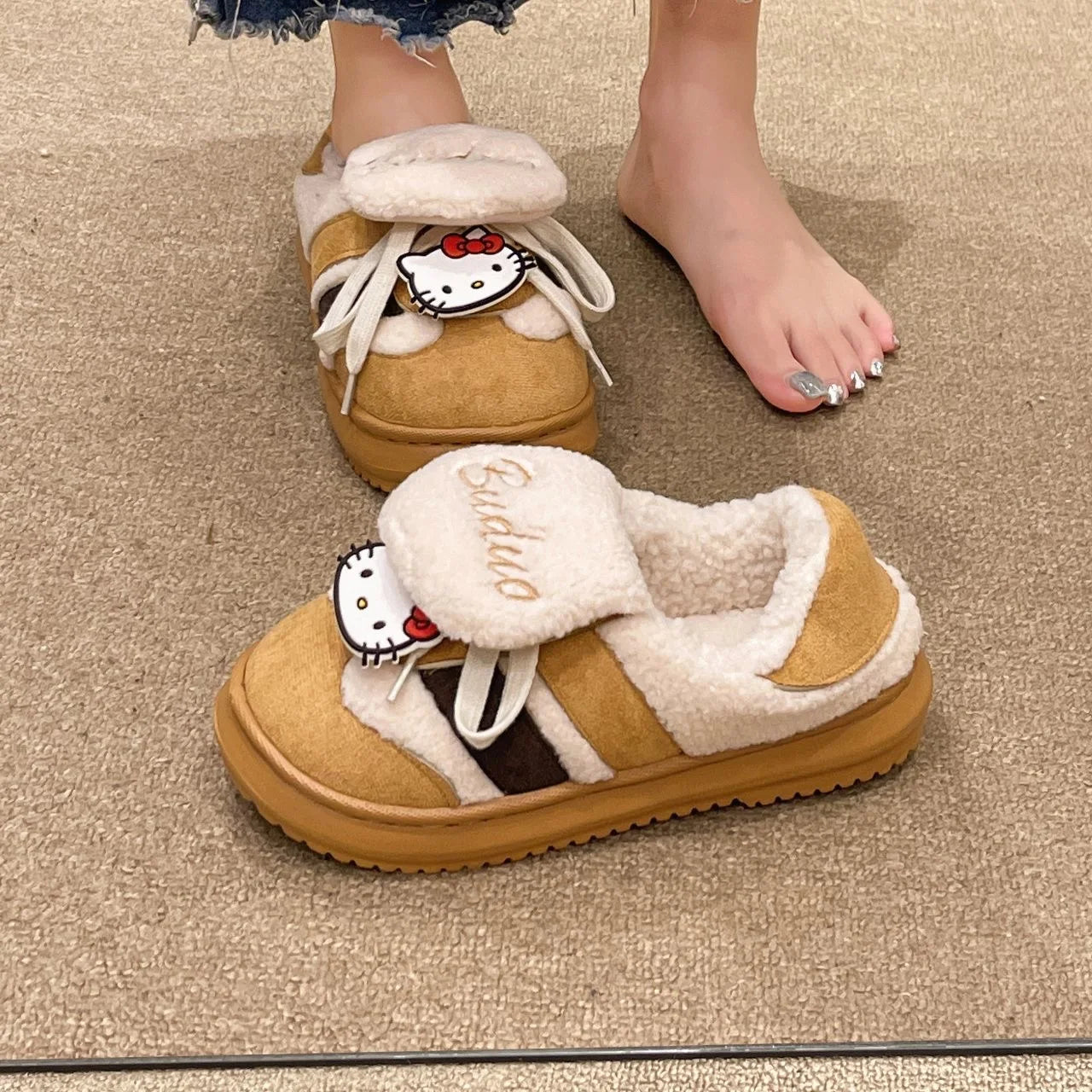 Maxy Velcro strap lamb wool sports cotton shoes Hello Kitty women's winter velvet new warm bread shoes women's casual shoes