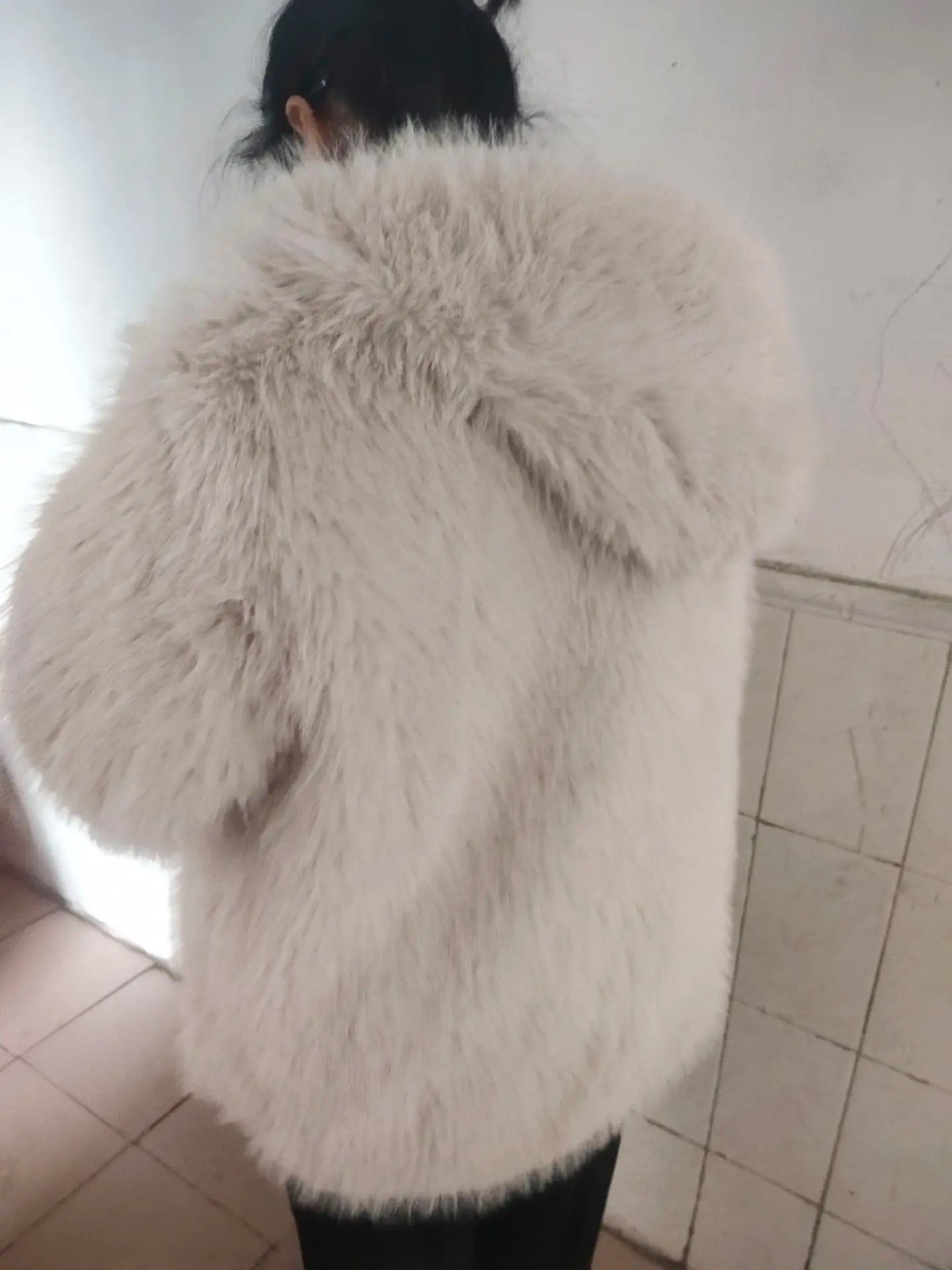 Maxy White Fox Fur Coats Women Winter Fashion Warm Faux Fur Coats Hooded Long Sleeves Sweet Lady Design