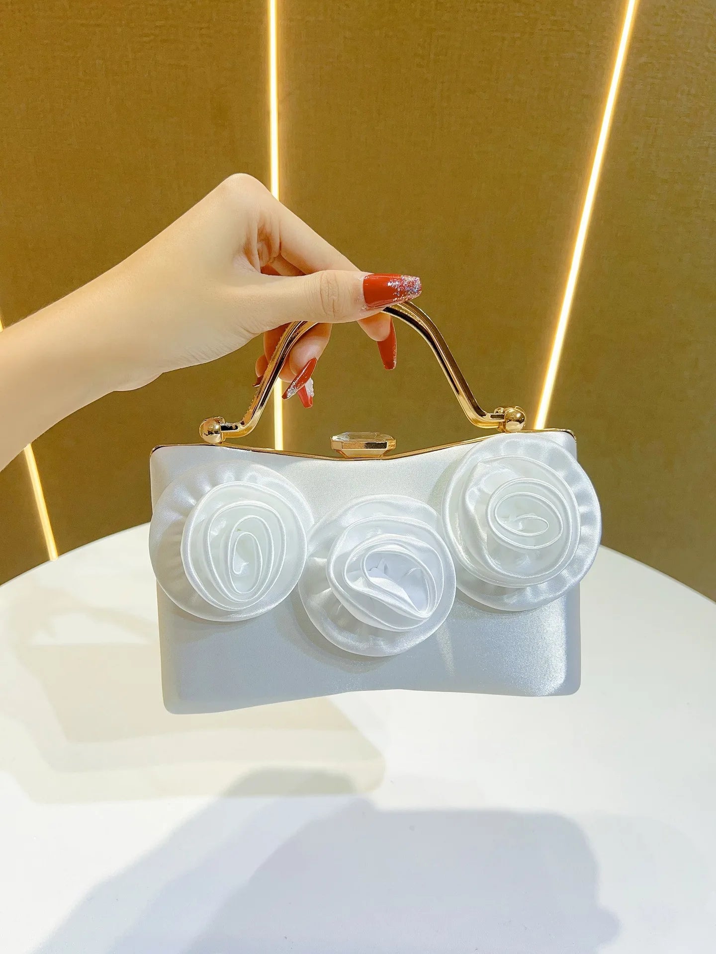 New Silk Evening Clutch Women’s Diamond Crossbody Bag Elegant Party Handbag Fashion Banquet Purse for Wedding Dinner Gown Look